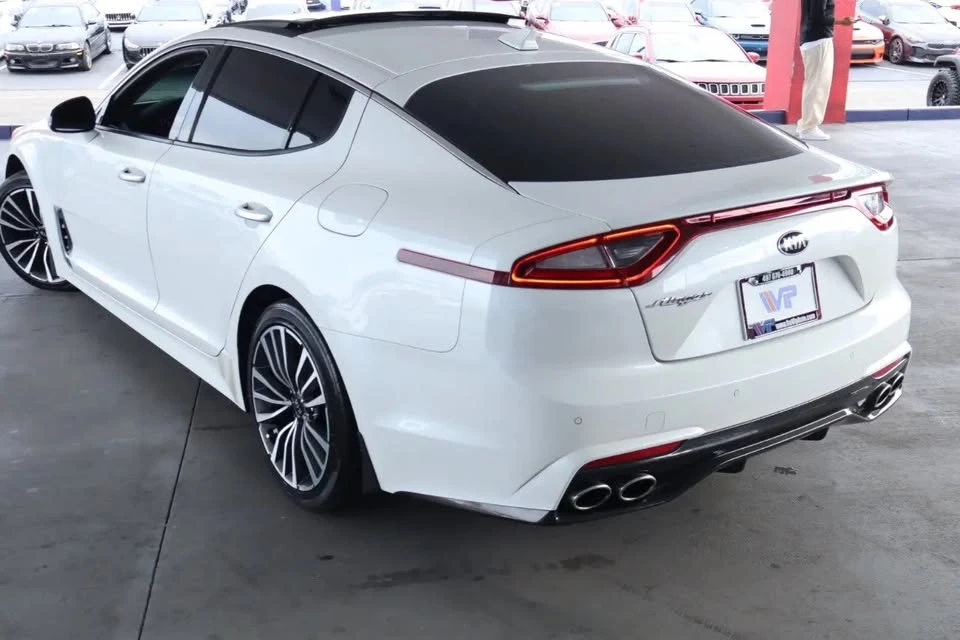 2018 Kia Stinger - Image 6 of 20