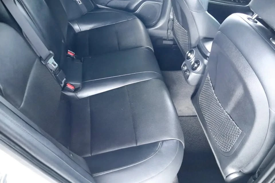 2018 Kia Stinger - Image 16 of 20