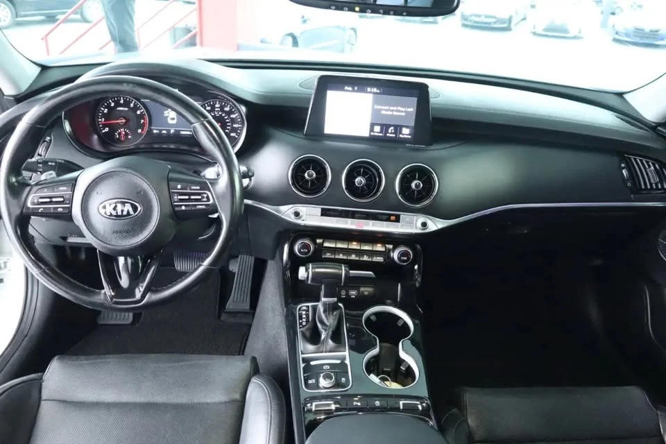 2018 Kia Stinger - Image 10 of 20