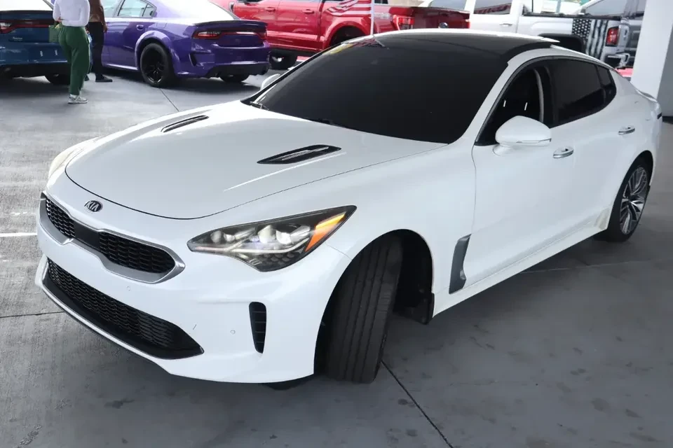 2018 Kia Stinger - Image 6 of 15
