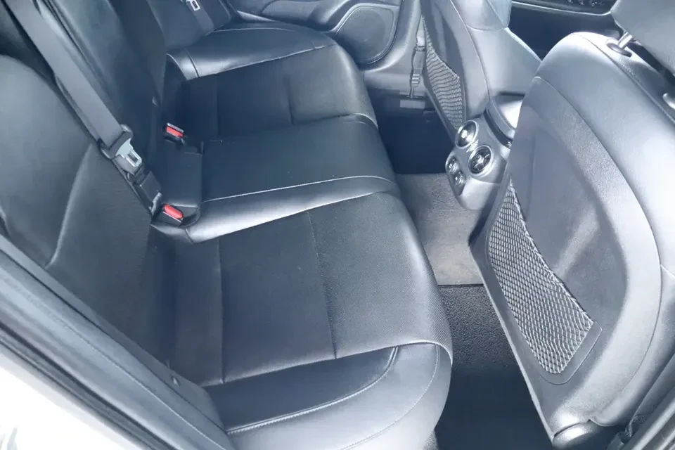 2018 Kia Stinger - Image 13 of 15