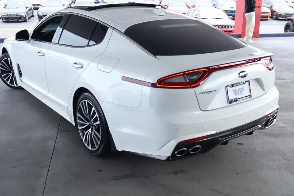 2018 Kia Stinger - Image 5 of 15