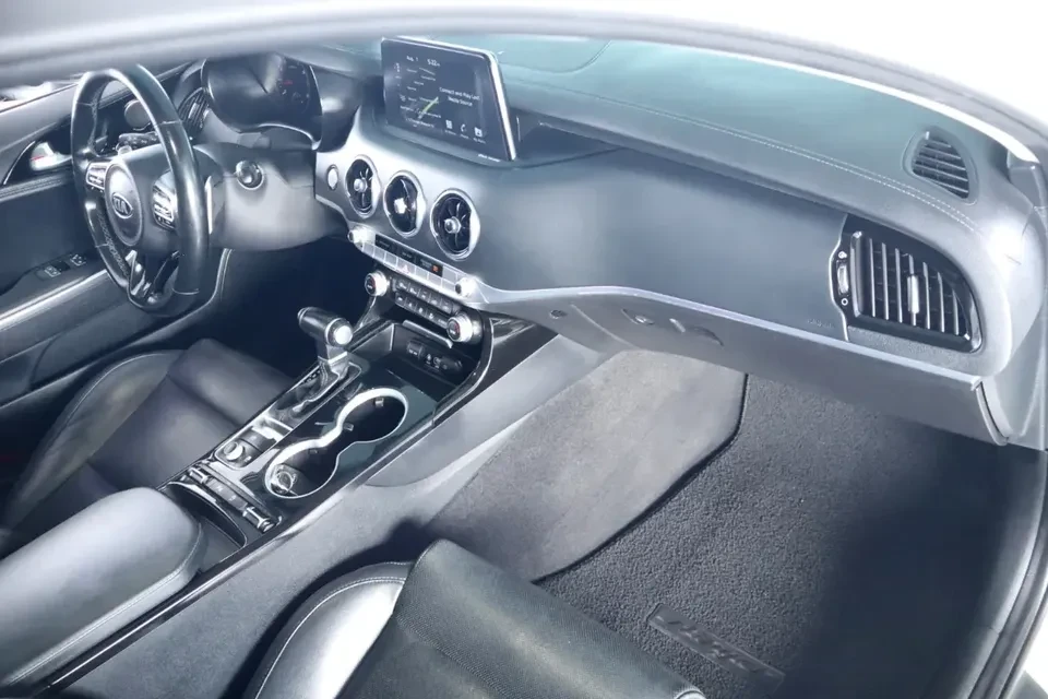 2018 Kia Stinger - Image 14 of 15