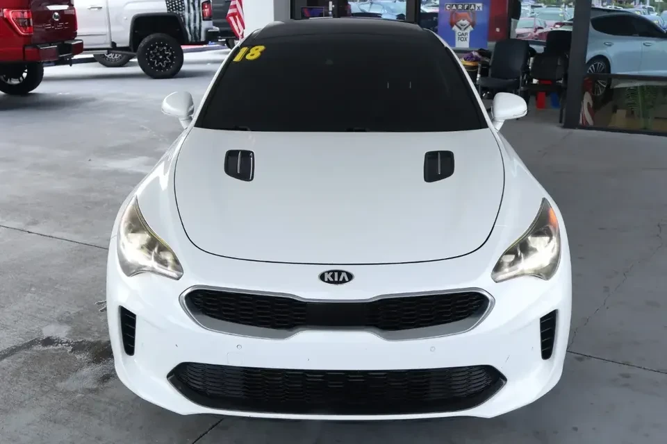 2018 Kia Stinger - Image 7 of 15