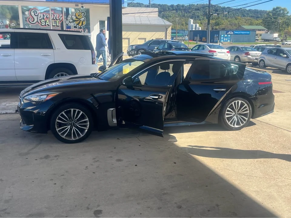 2018 Kia Stinger - Image 2 of 11