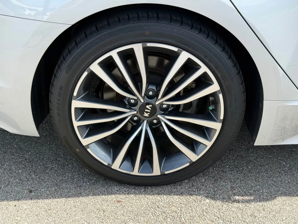 2018 Kia Stinger - Image 5 of 15
