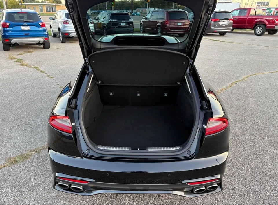 2018 Kia Stinger - Image 9 of 20