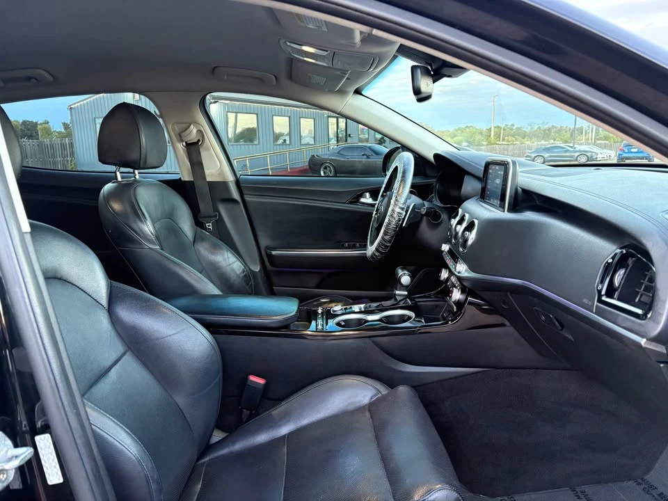 2018 Kia Stinger - Image 16 of 20