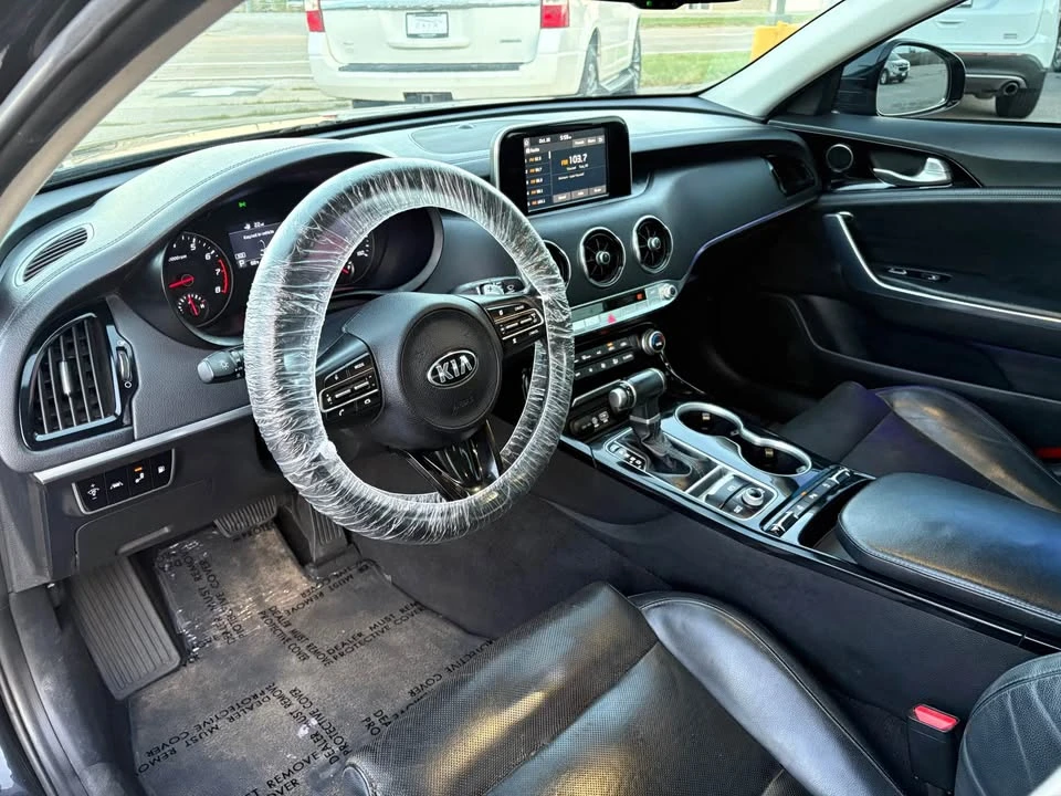 2018 Kia Stinger - Image 11 of 20