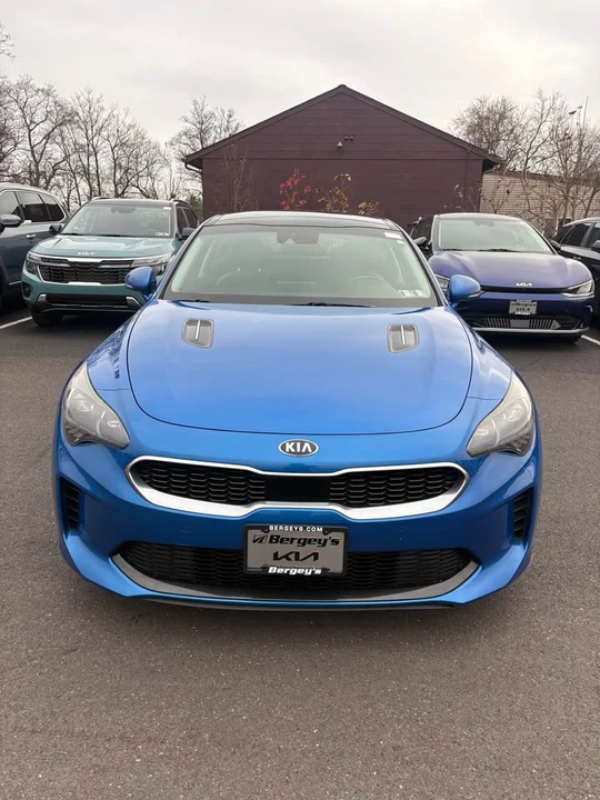 2018 Kia Stinger - Image 2 of 9