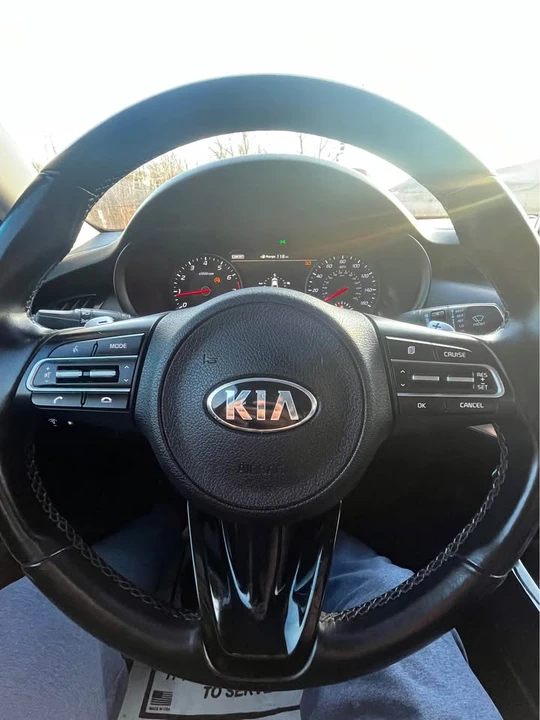 2018 Kia Stinger - Image 15 of 18