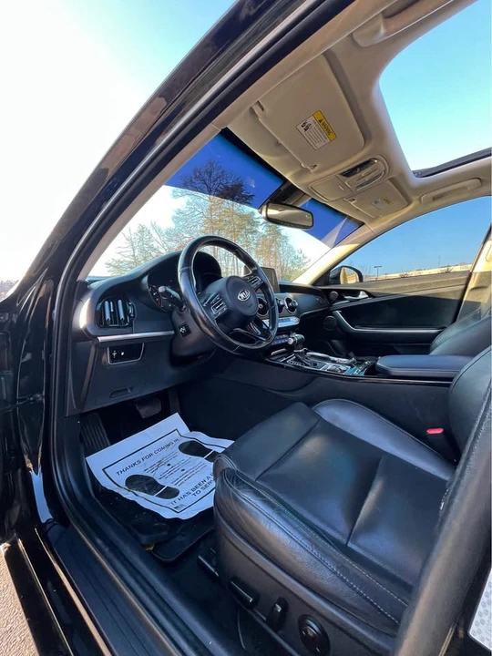 2018 Kia Stinger - Image 10 of 18