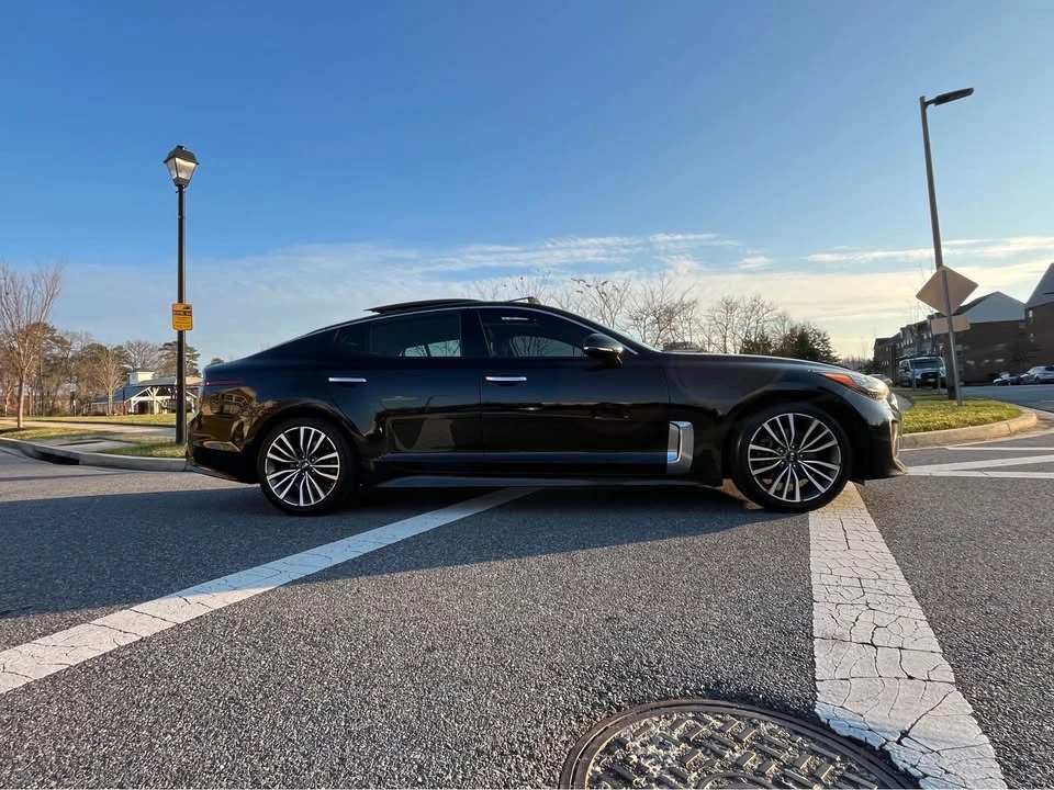 2018 Kia Stinger - Image 2 of 18