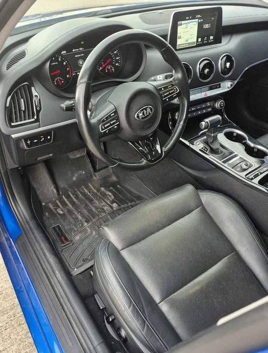 2018 Kia Stinger - Image 16 of 20