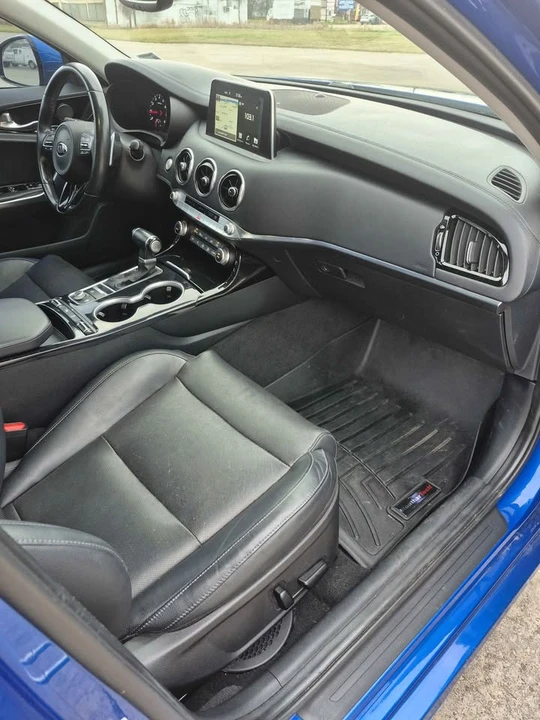 2018 Kia Stinger - Image 10 of 20