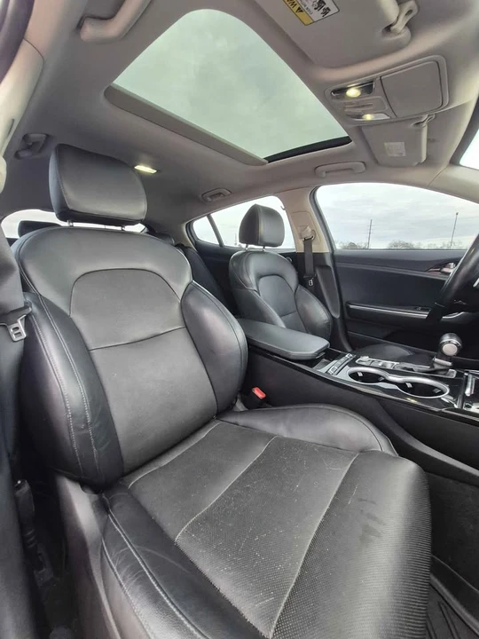 2018 Kia Stinger - Image 11 of 20