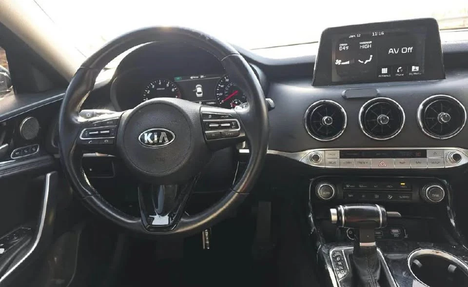 2018 Kia Stinger - Image 11 of 13