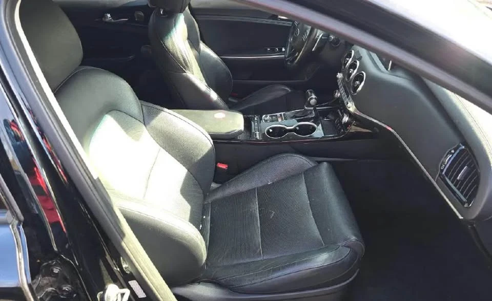 2018 Kia Stinger - Image 9 of 13