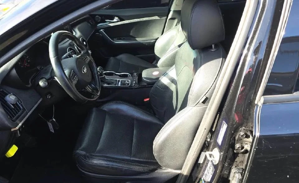 2018 Kia Stinger - Image 8 of 13