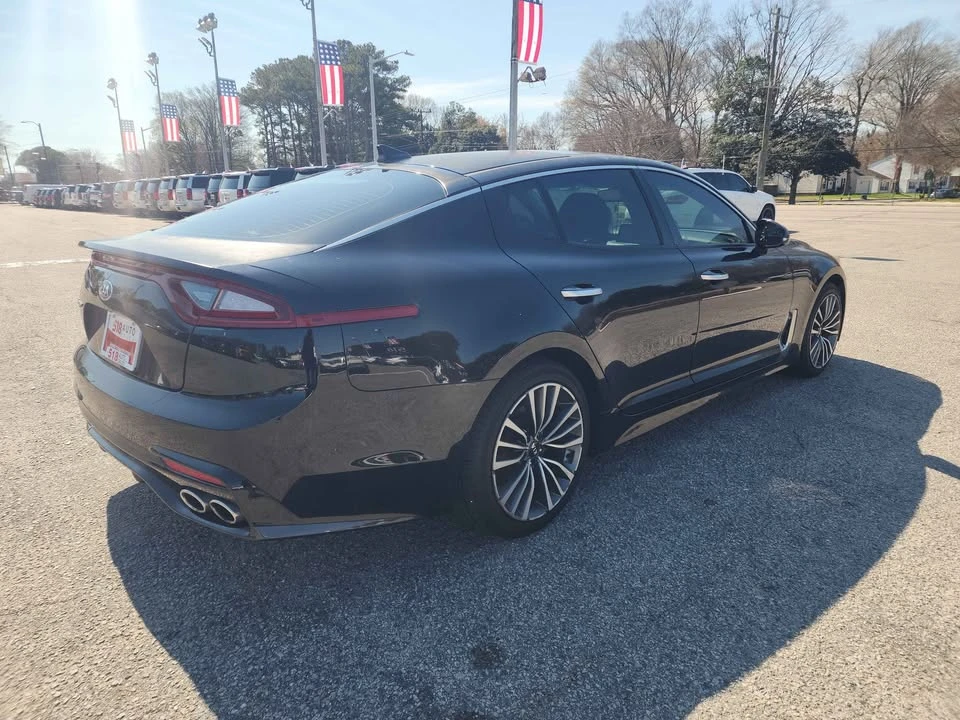 2018 Kia Stinger - Image 7 of 17