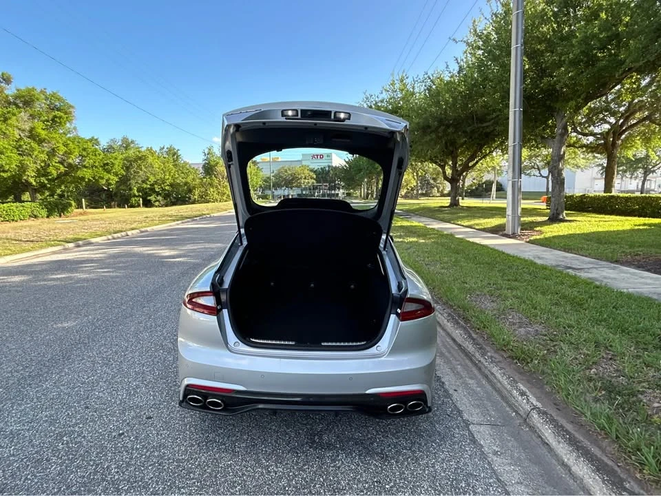 2018 Kia Stinger - Image 15 of 18