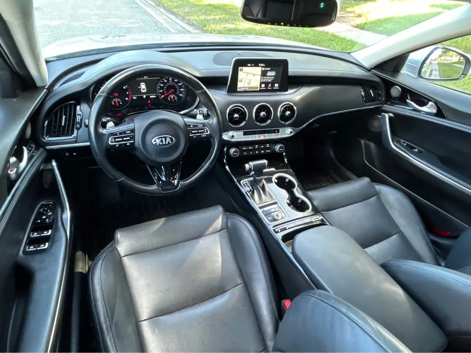 2018 Kia Stinger - Image 13 of 18
