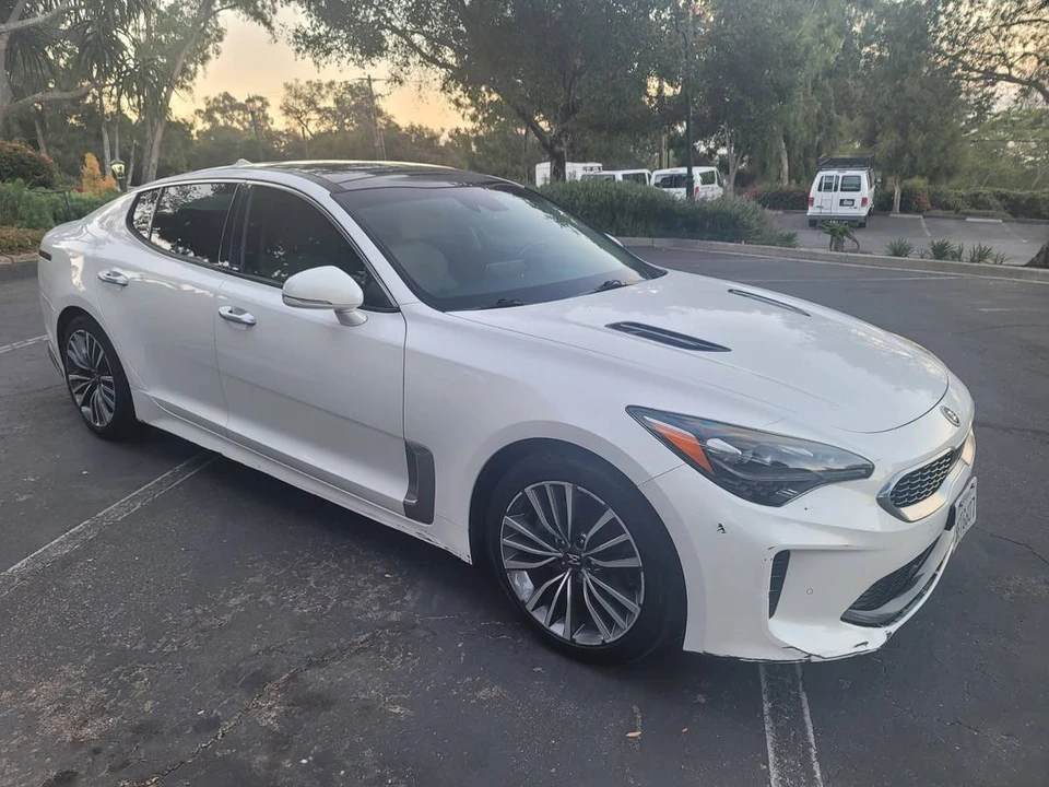 2018 Kia Stinger - Image 2 of 10