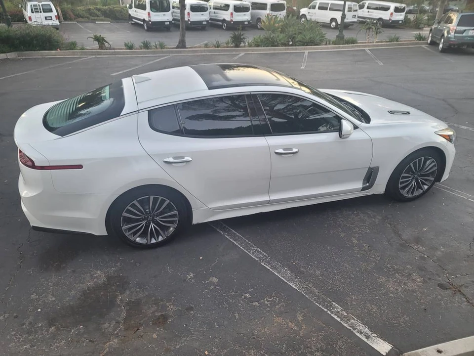 2018 Kia Stinger - Image 4 of 10