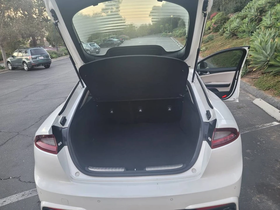 2018 Kia Stinger - Image 7 of 10