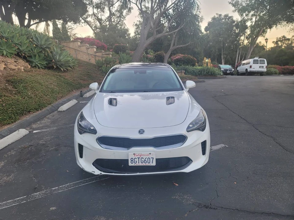 2018 Kia Stinger - Image 3 of 10