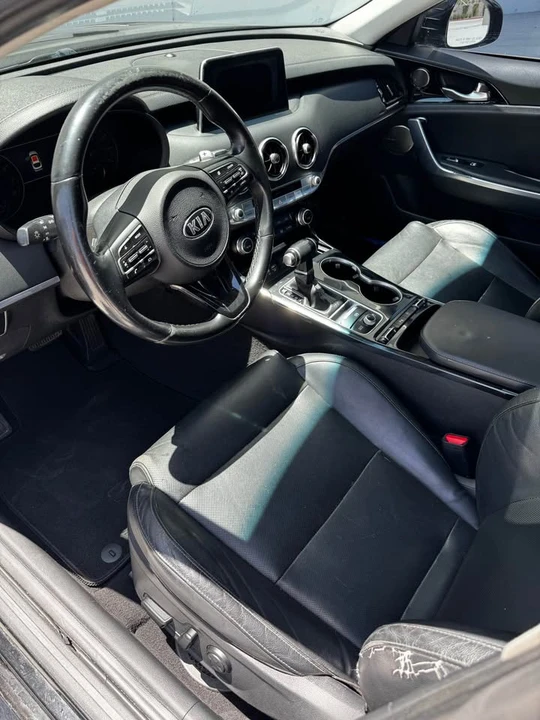 2018 Kia Stinger - Image 8 of 12