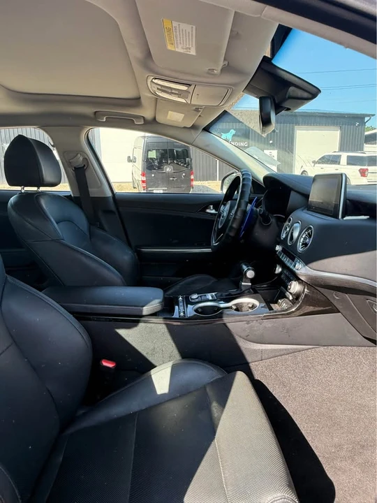 2018 Kia Stinger - Image 8 of 10