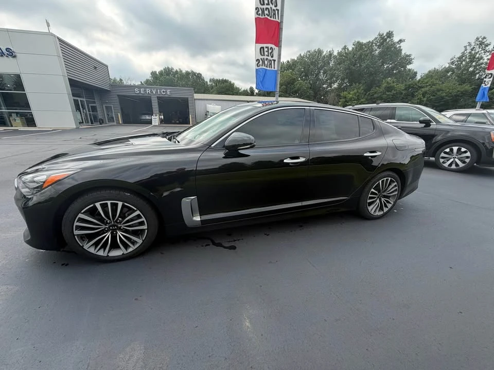 2018 Kia Stinger - Image 2 of 12
