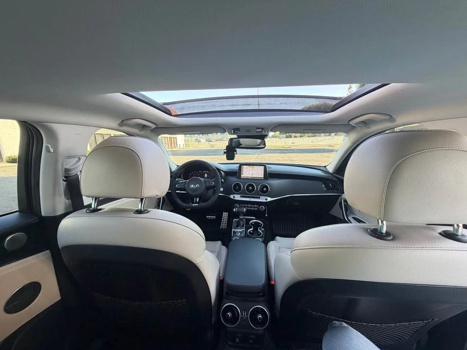 2018 Kia Stinger - Image 16 of 20