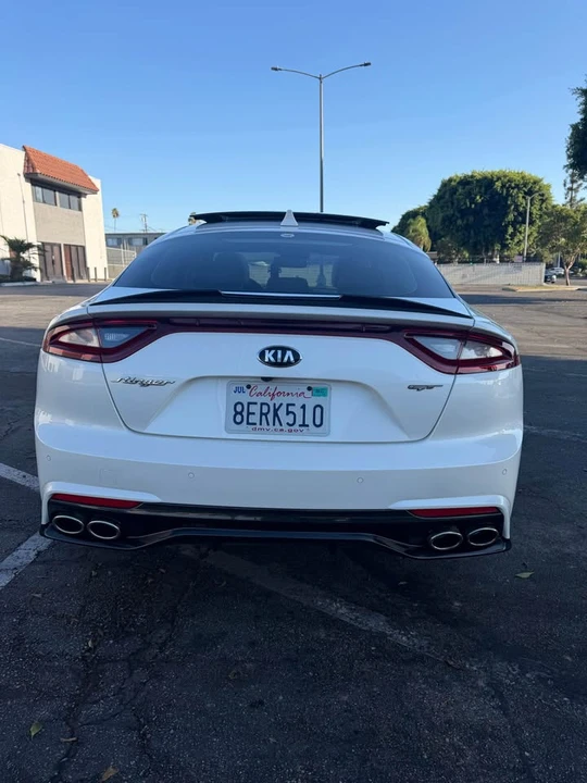 2018 Kia Stinger - Image 8 of 20