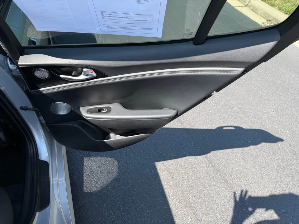 2018 Kia Stinger - Image 10 of 15