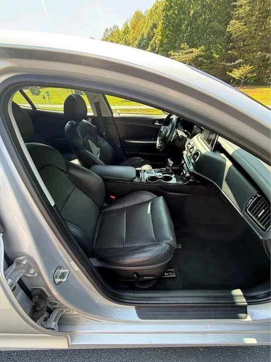 2018 Kia Stinger - Image 11 of 15