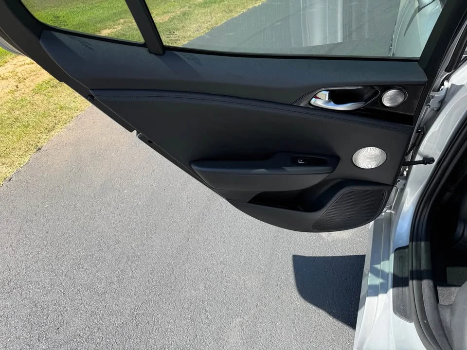 2018 Kia Stinger - Image 8 of 15