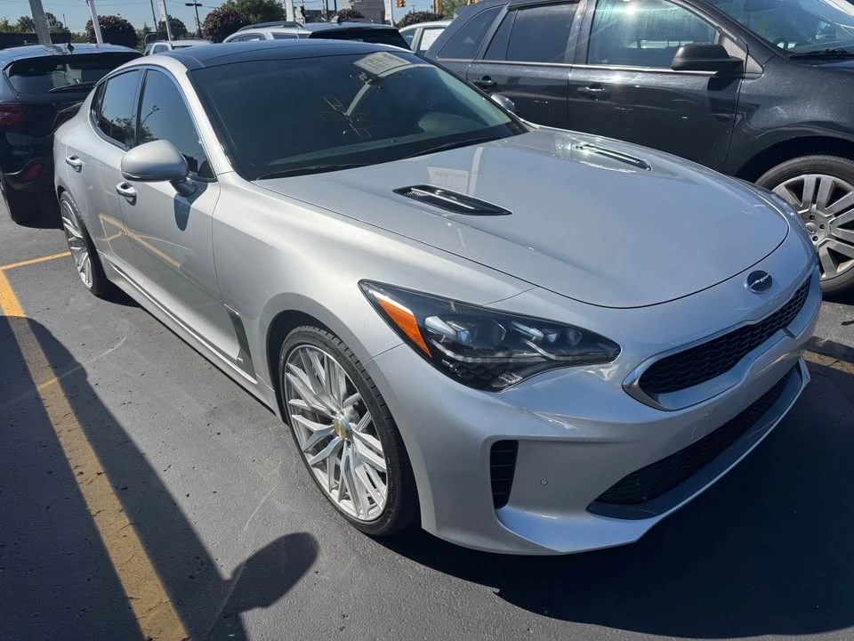 2018 Kia Stinger - Image 3 of 12