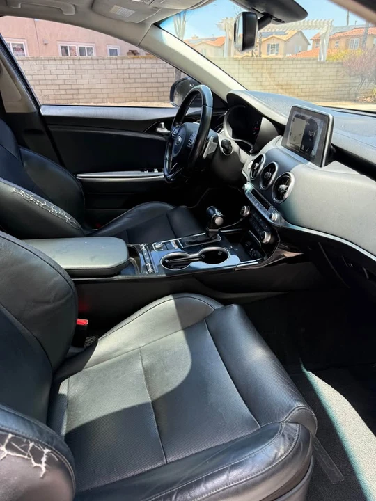 2018 Kia Stinger - Image 10 of 11