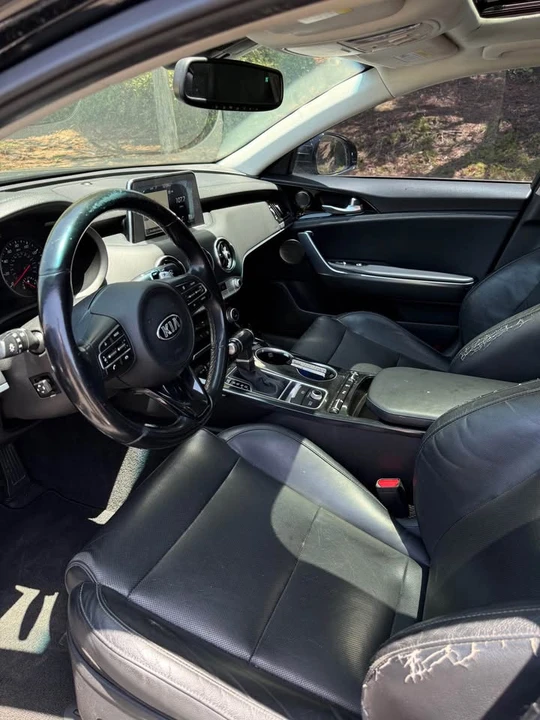 2018 Kia Stinger - Image 8 of 11