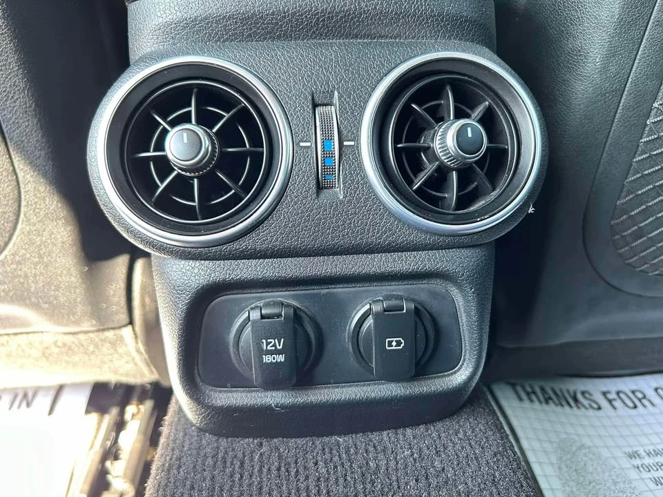 2018 Kia Stinger - Image 17 of 18