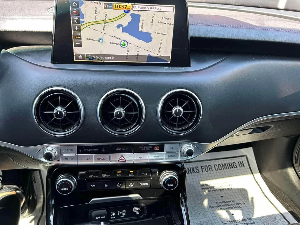 2018 Kia Stinger - Image 16 of 18
