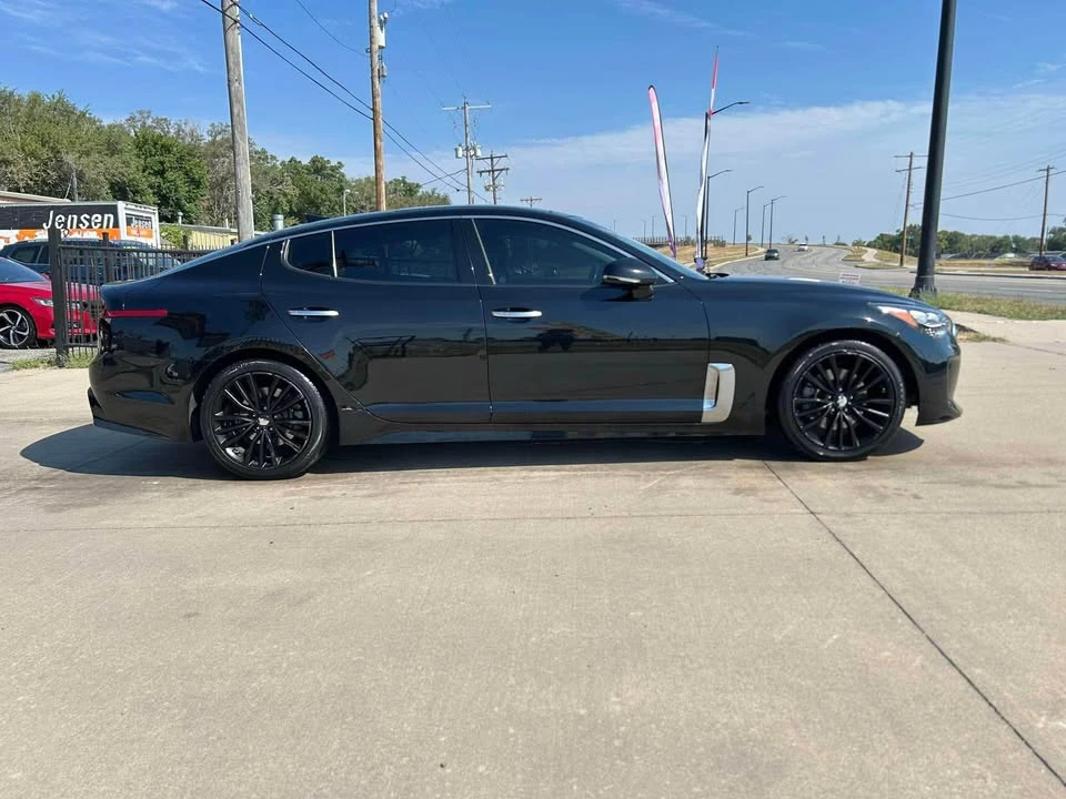 2018 Kia Stinger - Image 8 of 18