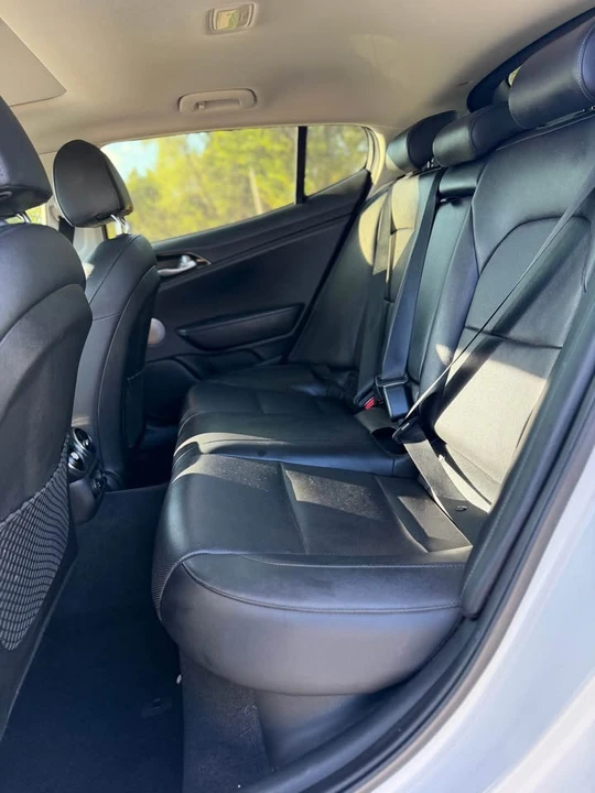 2018 Kia Stinger - Image 9 of 13