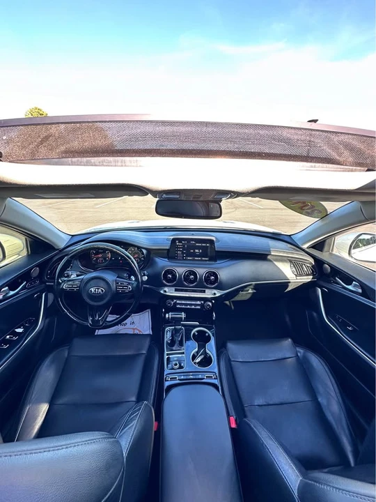 2018 Kia Stinger - Image 14 of 20