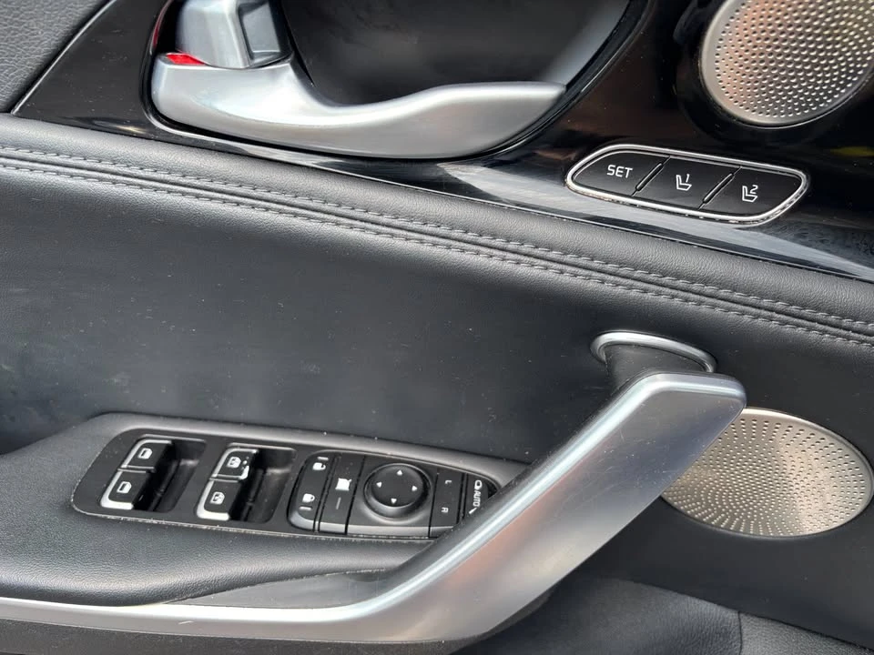 2018 Kia Stinger - Image 14 of 18