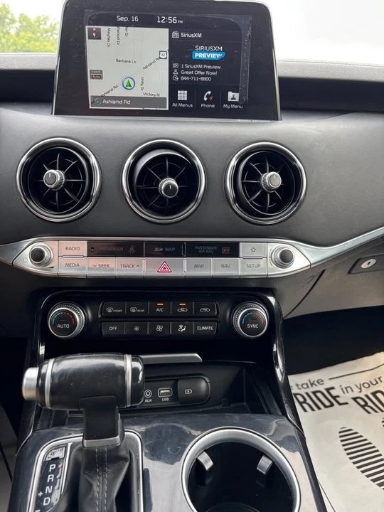2018 Kia Stinger - Image 16 of 18