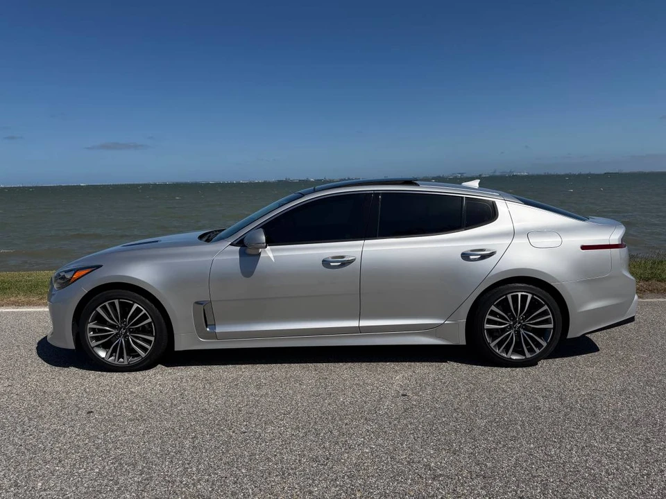 2018 Kia Stinger - Image 2 of 14