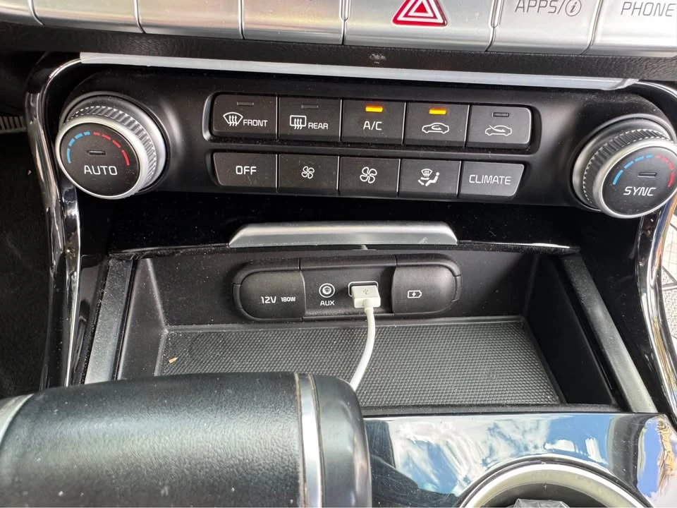 2018 Kia Stinger - Image 8 of 20